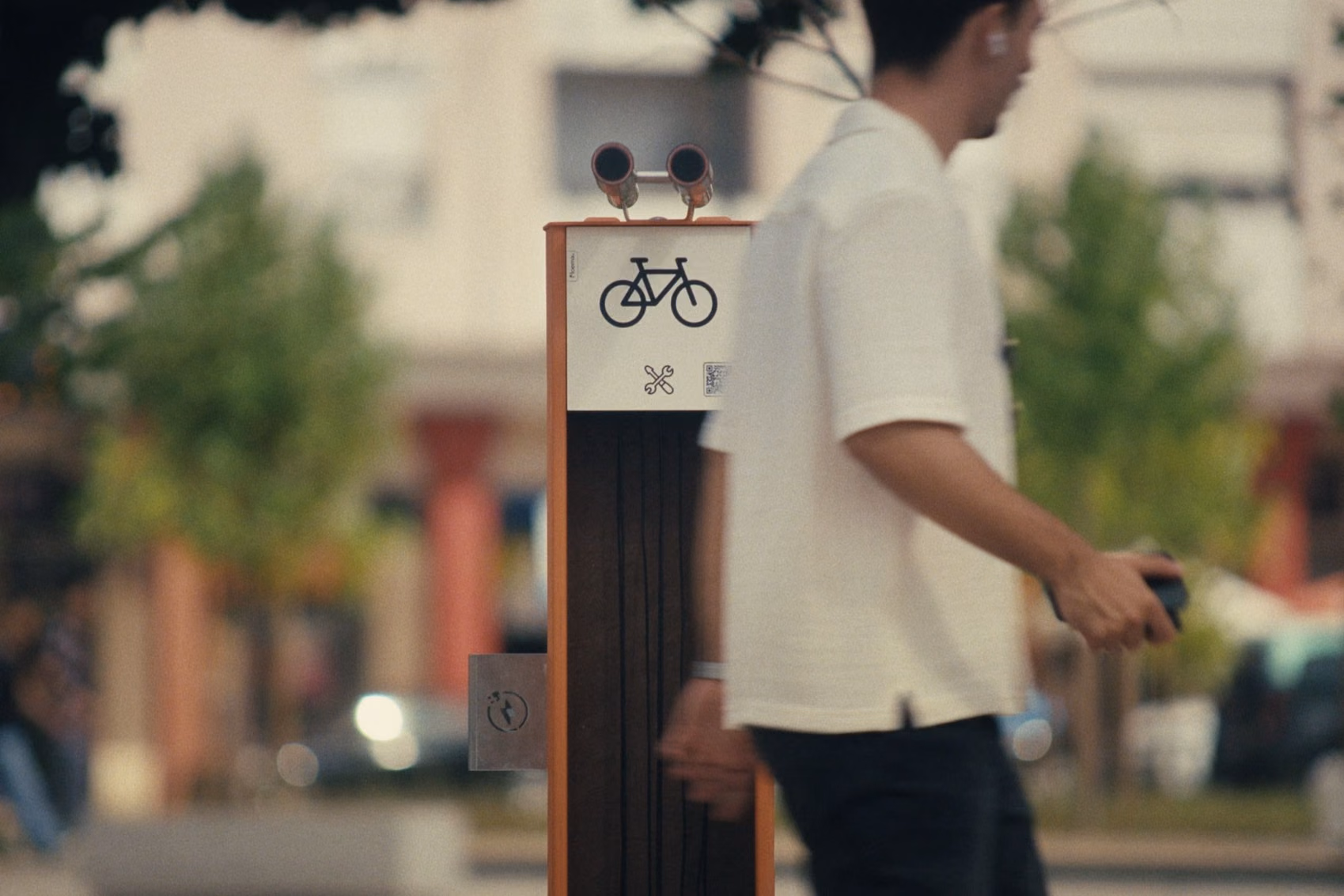Bike station urban, equipamento para a mobilidade suave, num espaço público